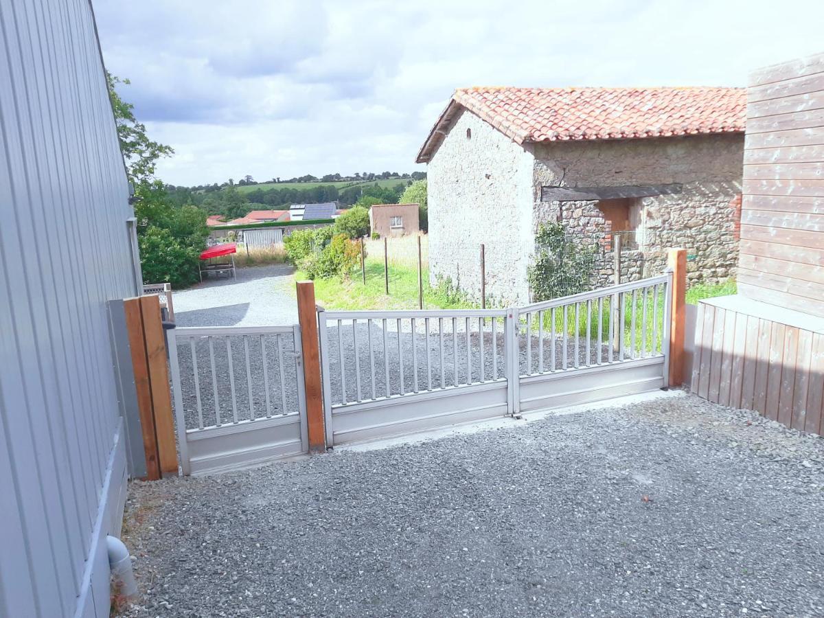 Gite Des Maries A 7Mn Du Puy Du F0U Chambretaud Exterior foto
